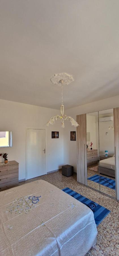Casa Ilanfra - Appartamenti Gabbiano, Farfalla E Stella Marina بيومبينوا المظهر الخارجي الصورة